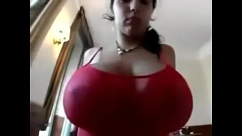 Laura Lion em Red Jav AMWF